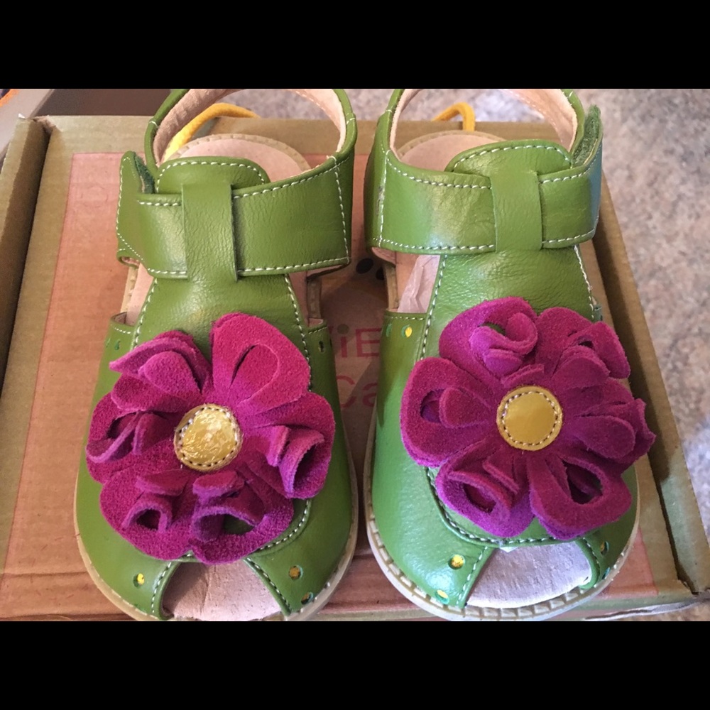 NWT Livie and Luca Bloom Sandals - Lime Green -  9